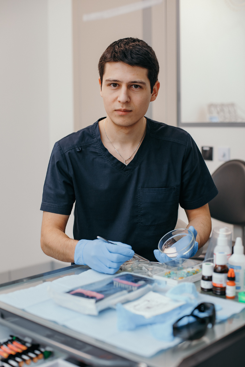 Фотография взята с сайта стоматологии Дмитрович Фэмили https://www.dmitrovich.ru/