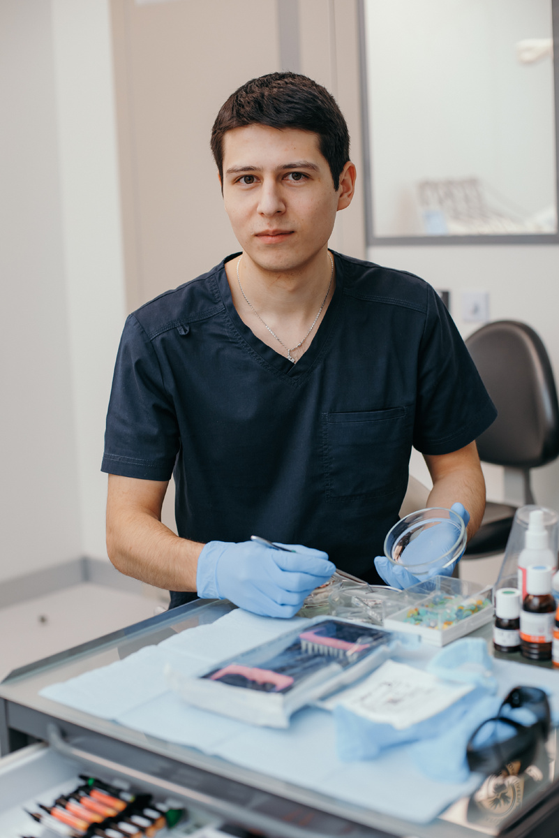 Фотография взята с сайта стоматологии Дмитрович Фэмили https://www.dmitrovich.ru/