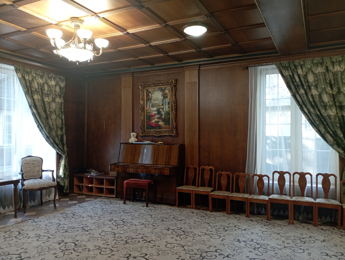 Так жалко, что я не умею играть на фортепиано (((