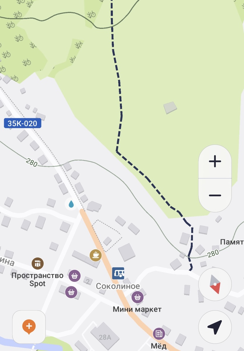 Дорога по центру поля ведет нас на перевал Куртлер-Богаз