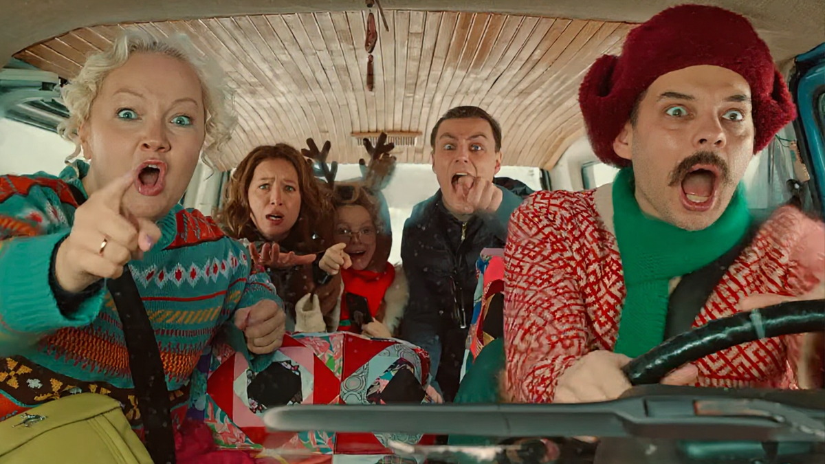 комедия «По‑братски» кадры с фильма 2025