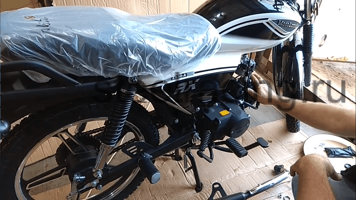 Как снять сиденье с мопеда альфа rx