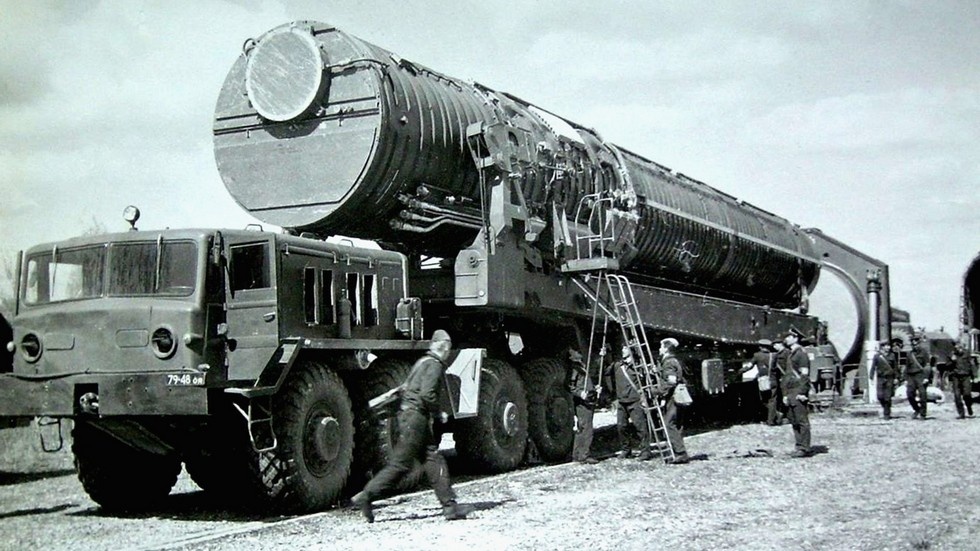 Используется для перевозки контейнеров с межконтинентальными ракетами РT-23