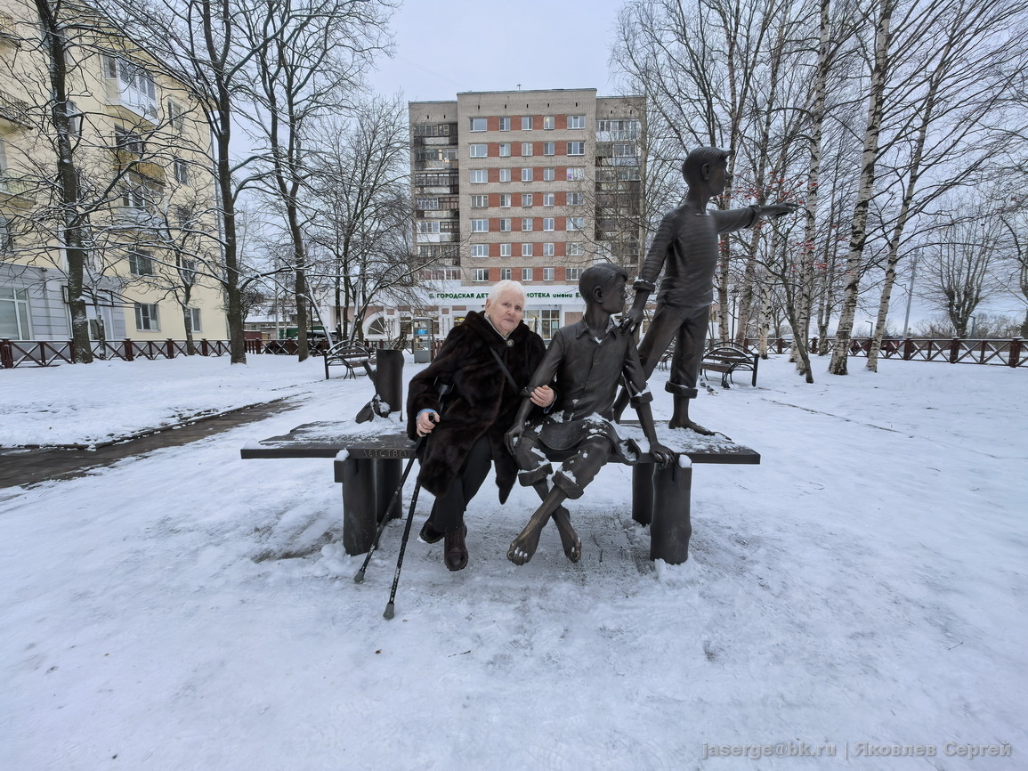 Памятник соломбальским мальчишкам, героям книги Коковина "Детство в Соломбале"