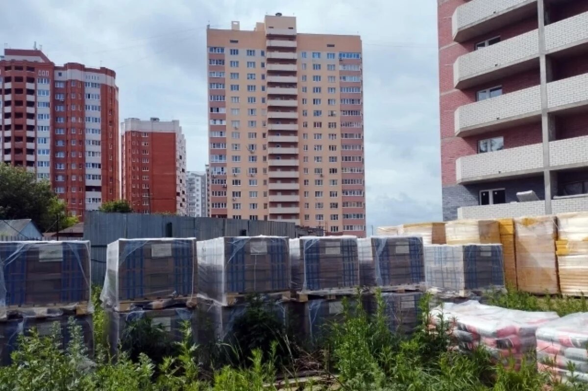    Тысячи семей без квартир.