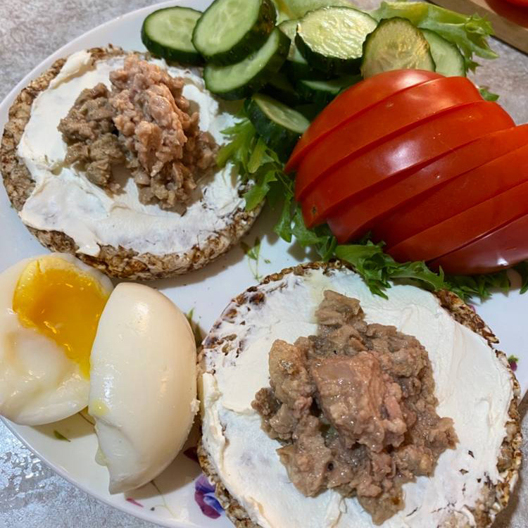 Завтрак с печенью трески - 470 ккал