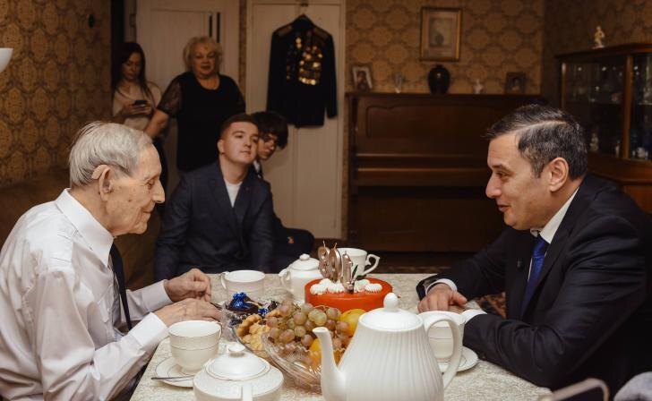    тг А. Хинштейн