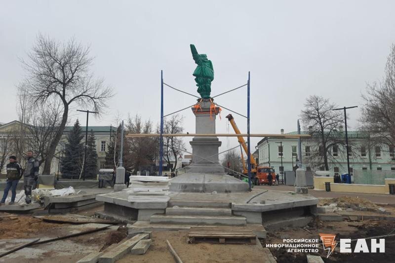    @ ЕАН / Памятник готов к открытию