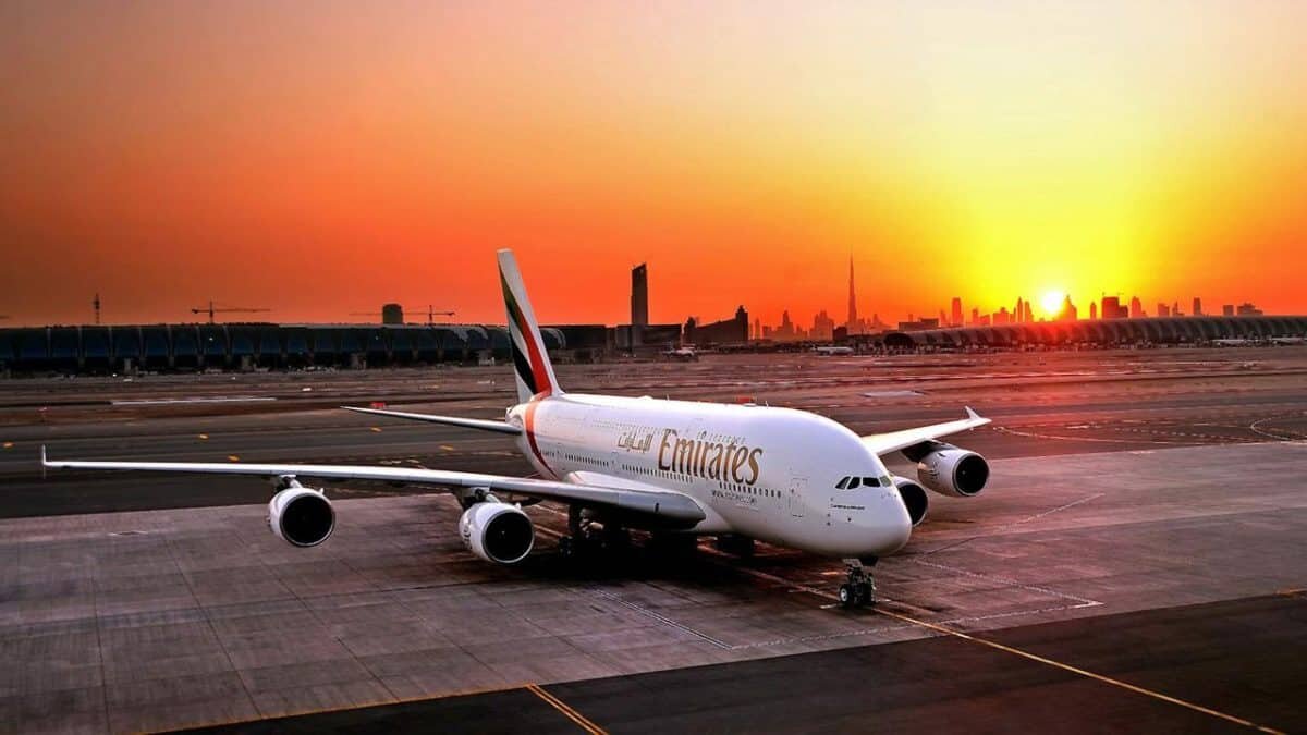    Самолет Airbus A380 авиакомпании Emirates / © varashh / wallpapers