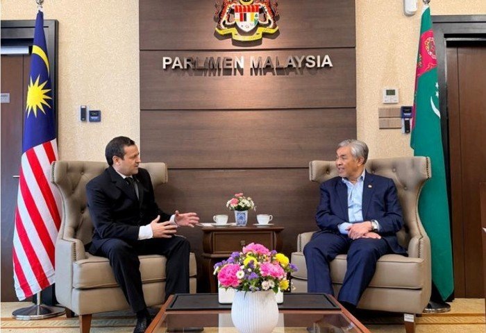 Встреча М. Машалова с Ахмадом Захидом бин Хамиди, 17 ноября 2025 года, Куала-Лумпур, Малайзия
