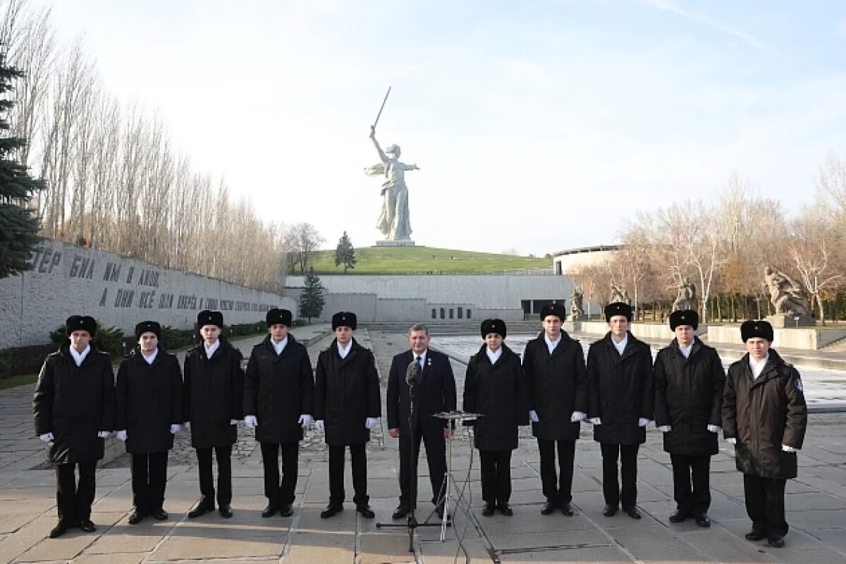    Землю с Мамаева кургана передали на строящийся ледокол «Сталинград»