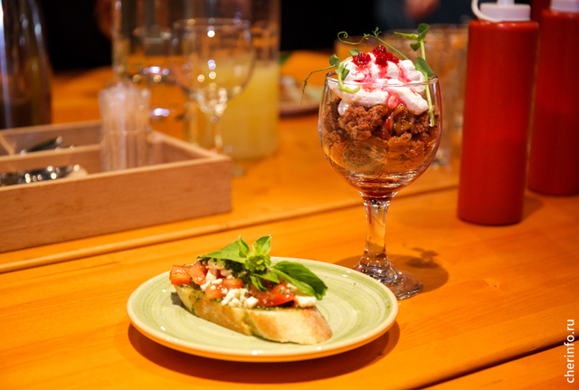    Соревнования кондитеров пройдут в Вологодском колледже сервиса 25 ноября. В судейскую коллегию войдут члены Национальной