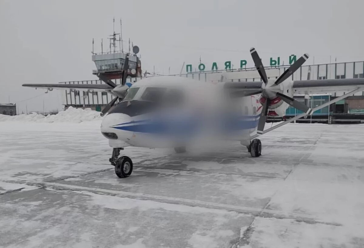    В Якутии самолёт выкатился за пределы взлётной полосы