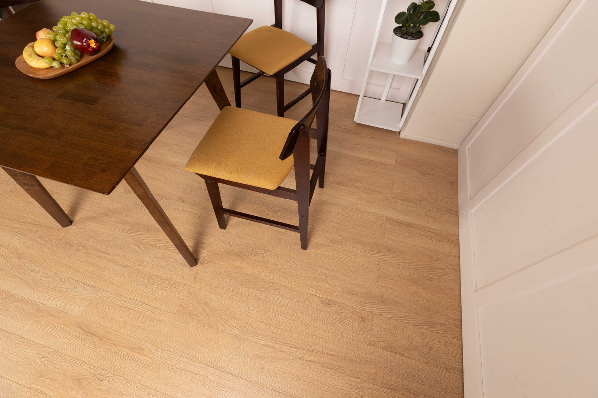 От перегрева ламели рассыхаются и между ними появляются щели. Портится внешний вид.