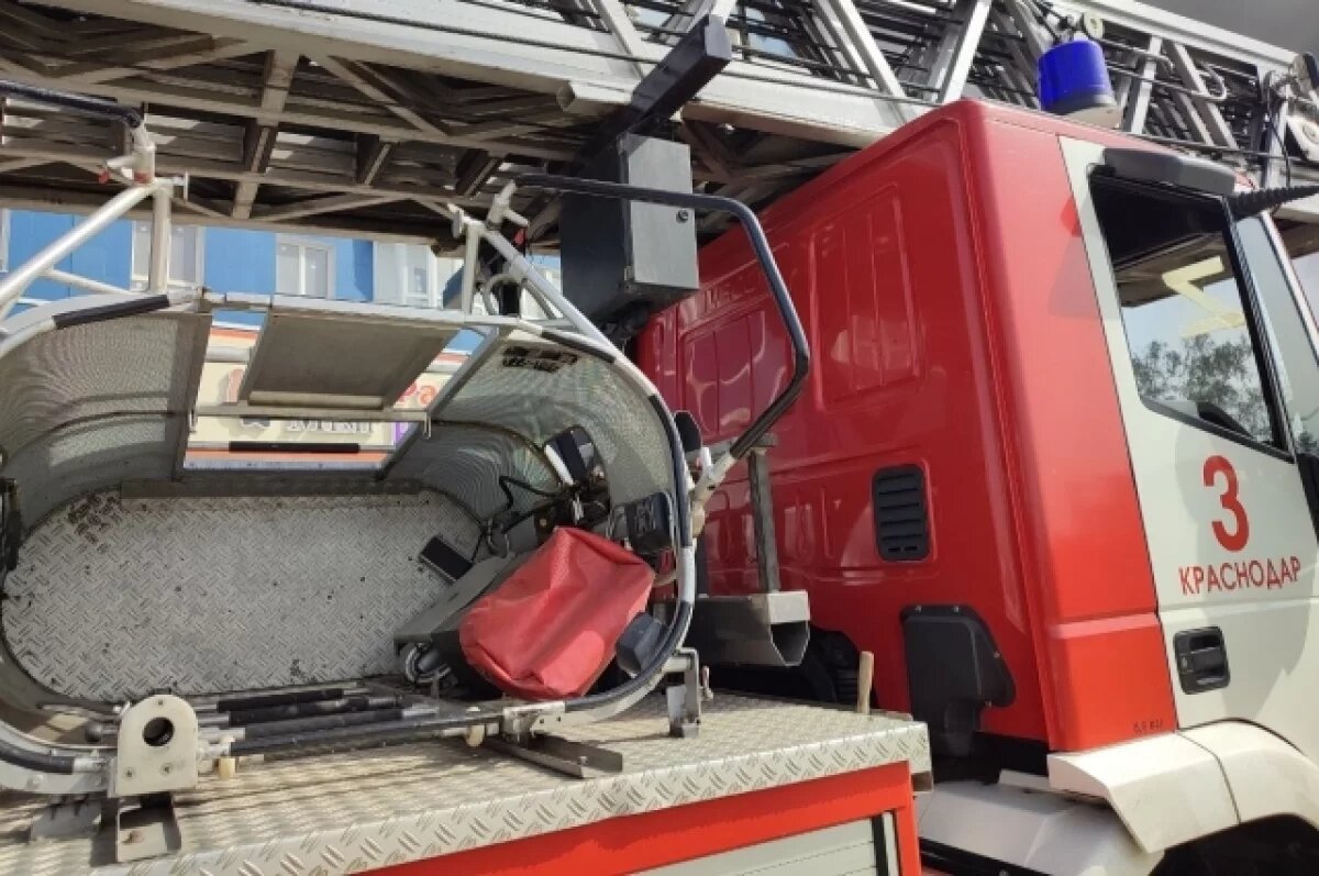    В Краснодаре из-за пожара в квартире из ЖК эвакуировали 200 человек