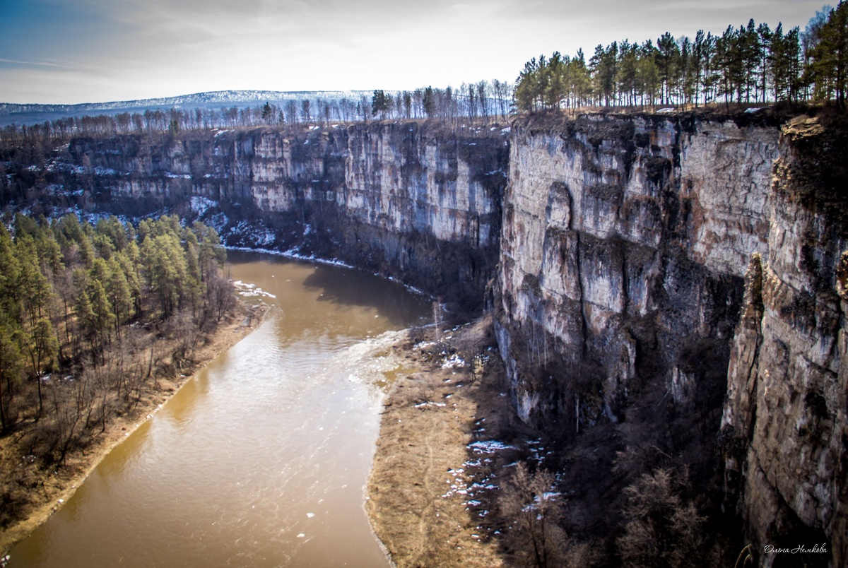 Скала Айские Притесы