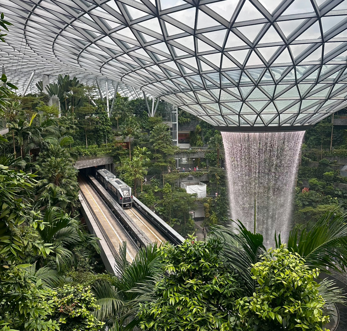 Знаменитый аэропорт в Сингапуре