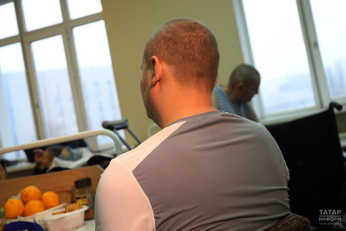 Татарстанские врачи спасли ногу бойцу СВО из Кемеровской области. Спасти ногу удалось благодаря уникальной новейшей разработке – аналогов ей в России нетФото: © Михаил Захаров / «Татар-информ»