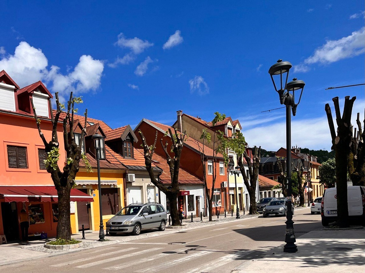 Цетине — королевская столица Черногории, но столичного лоска тут почти нет