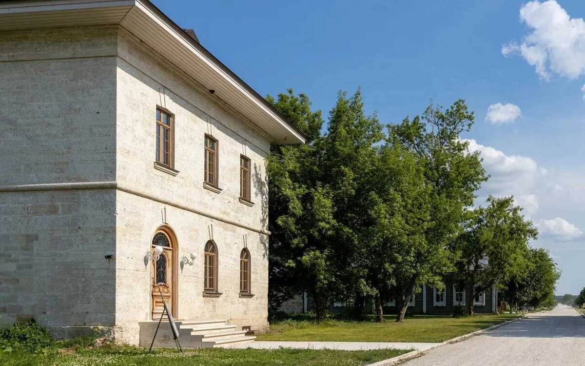    Энергетики предъявили иск к «Усадьбе «Скорняково» в Липецкой области Фото с сайта усадьбы