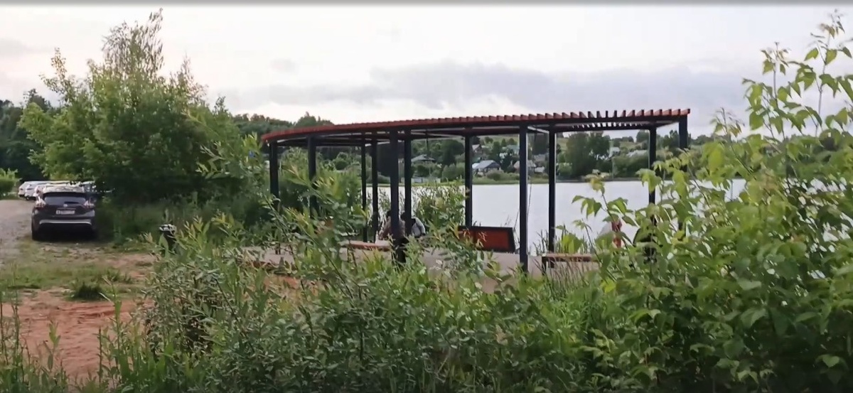 Качели на набережной из личного архива