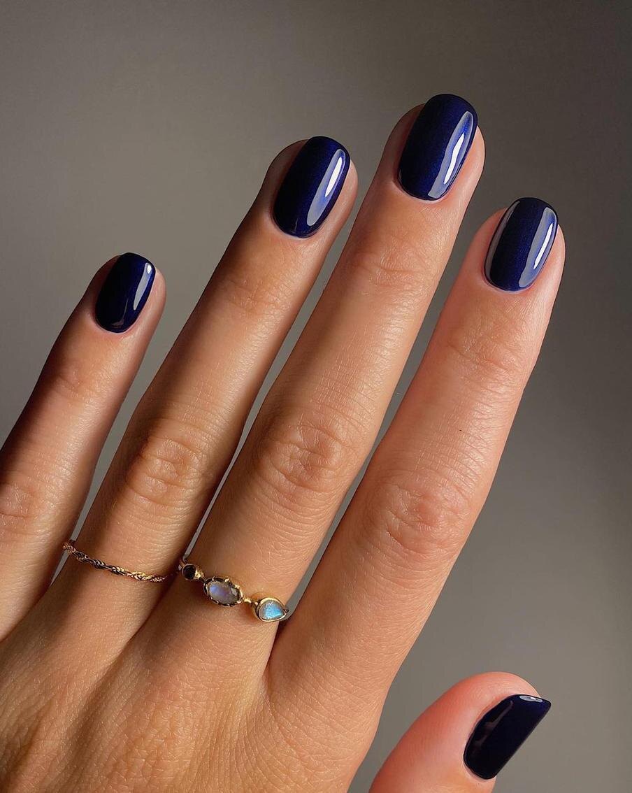 соцсети @matejanova
Тёмные оттенки – классика холодного сезона.