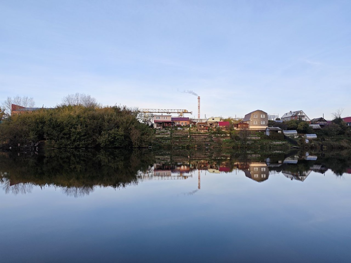 Утреннее озеро рядом с домом