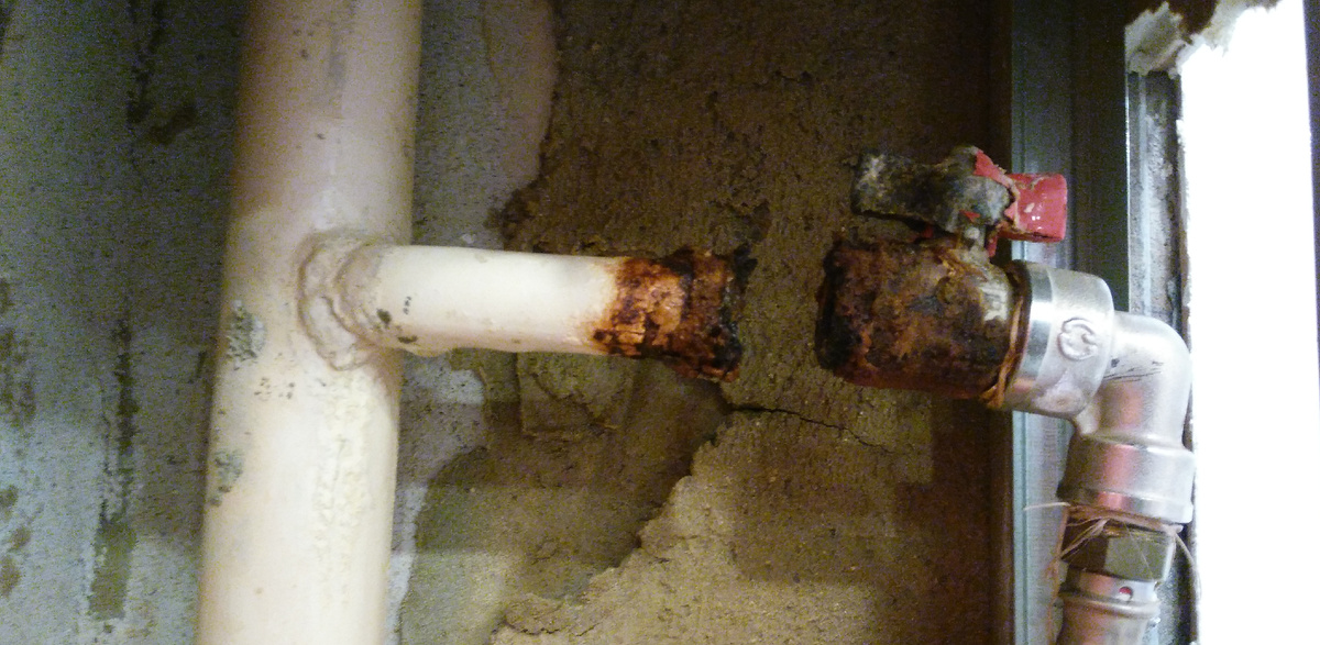 Лопнувший кран