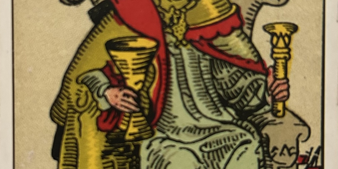 Король Кубков в Таро Уэйта: символы эмоциональной зрелости, спокойной силы и тонкого владения чувствами