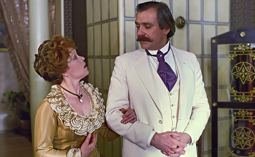 Почему Паратов называл Огудалову тётенькой