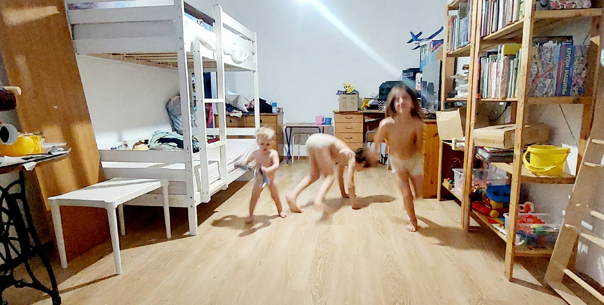 ... а утром просыпаются самые первые в семь 🤦🏻‍♀️🤯 