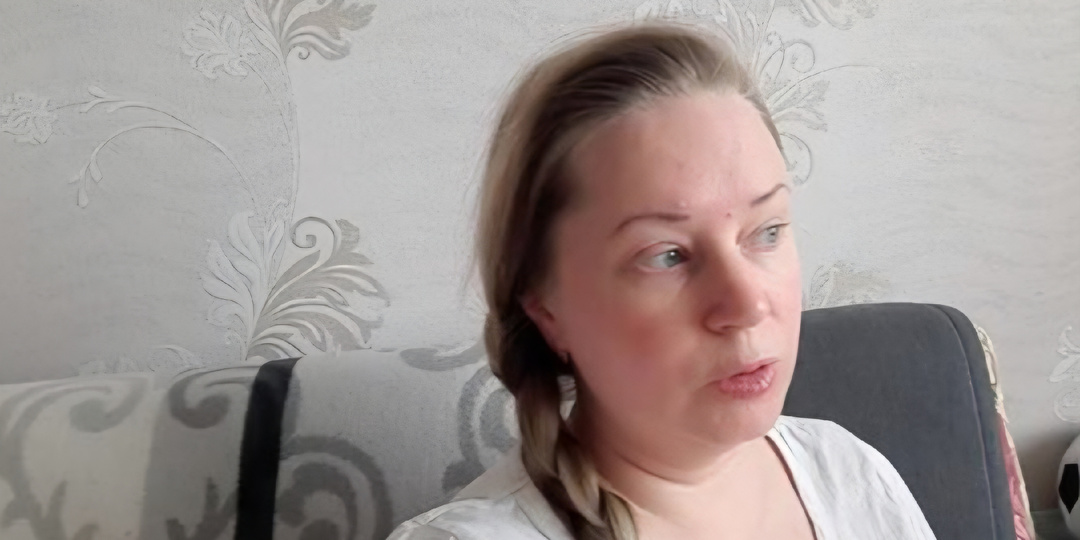 Бабушка тащила меня за волосы, я босиком по лужам. Вот такое было воспитание