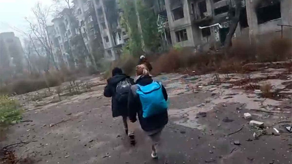 «ВСУ выгоняли нас в подвалы и стреляли по домам из танка»: выжившие в Покровске рассказали, как дождались российских солдат