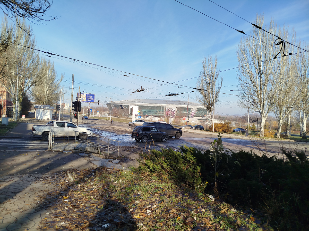 По пути в музей. Футбольный стадион "Донбасс Арена".