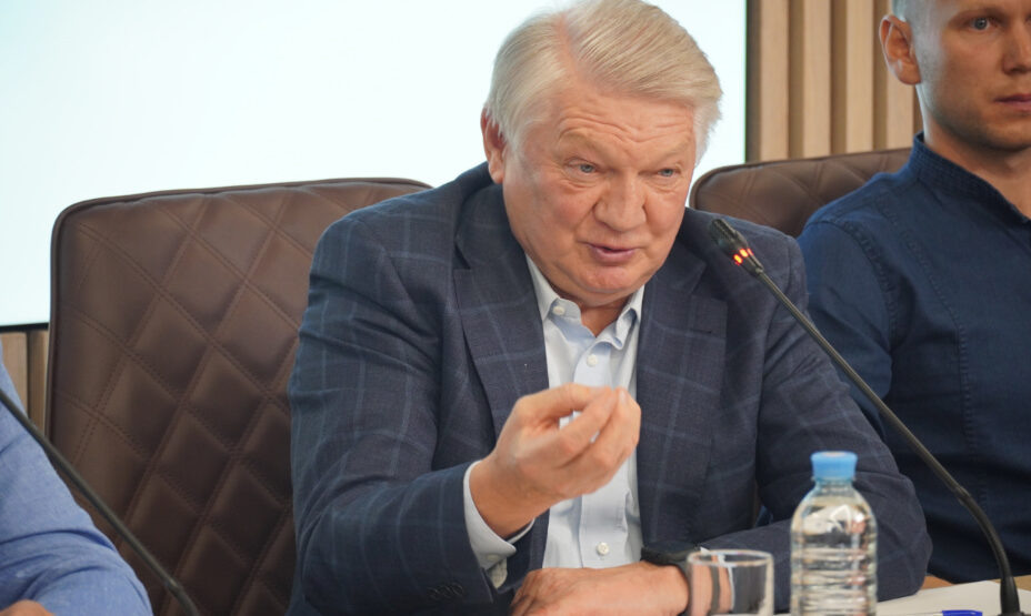    Юрий Заварзин — известная фигура в российском футболе. Фото: Александр Шпаковский, КП
