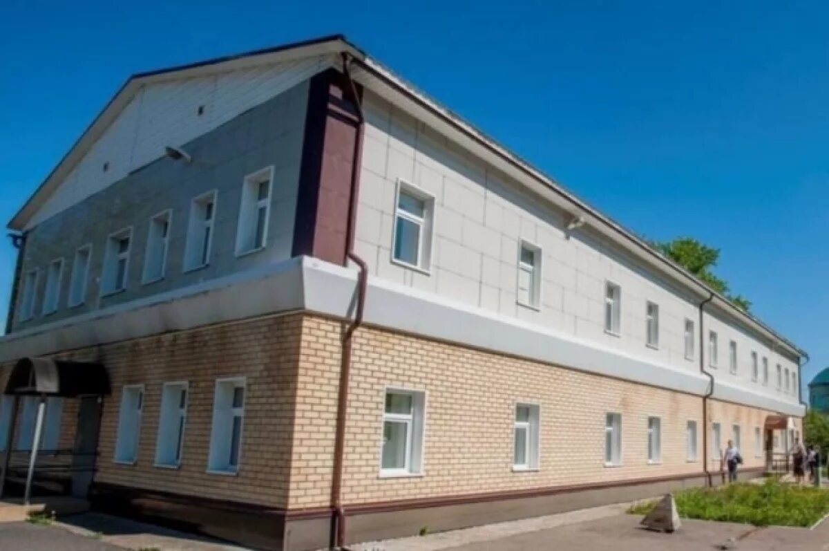    Здание находится в аварийном состоянии.