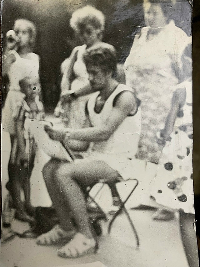 Рисую портреты в Евпатории в году примерно 1987