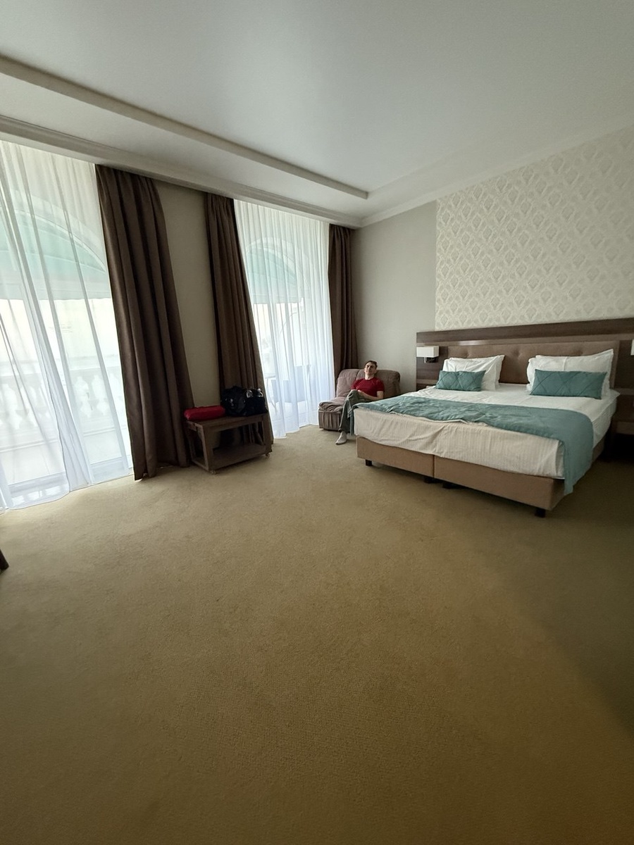 Вот такой у нас огроменный номер.