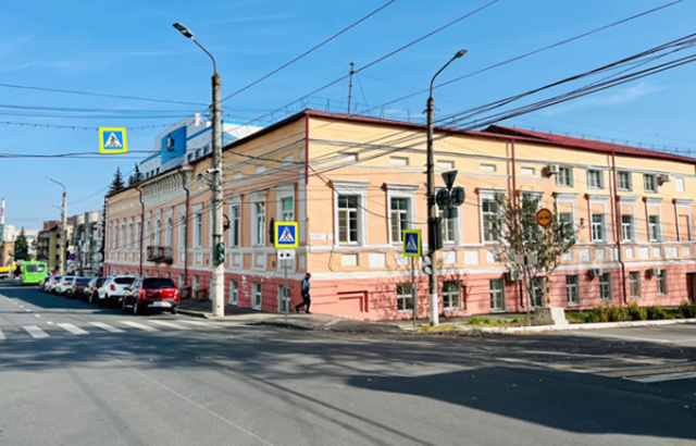    Дом губернатора, где принимали императоров, считался одним из самых красивых зданий Курска в XIX веке