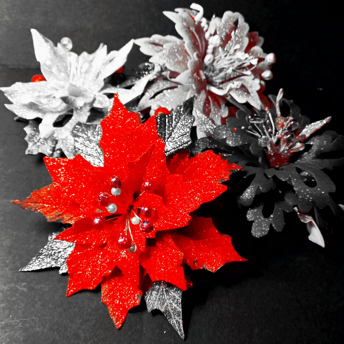 Пуансетия из глитерного фаомирана