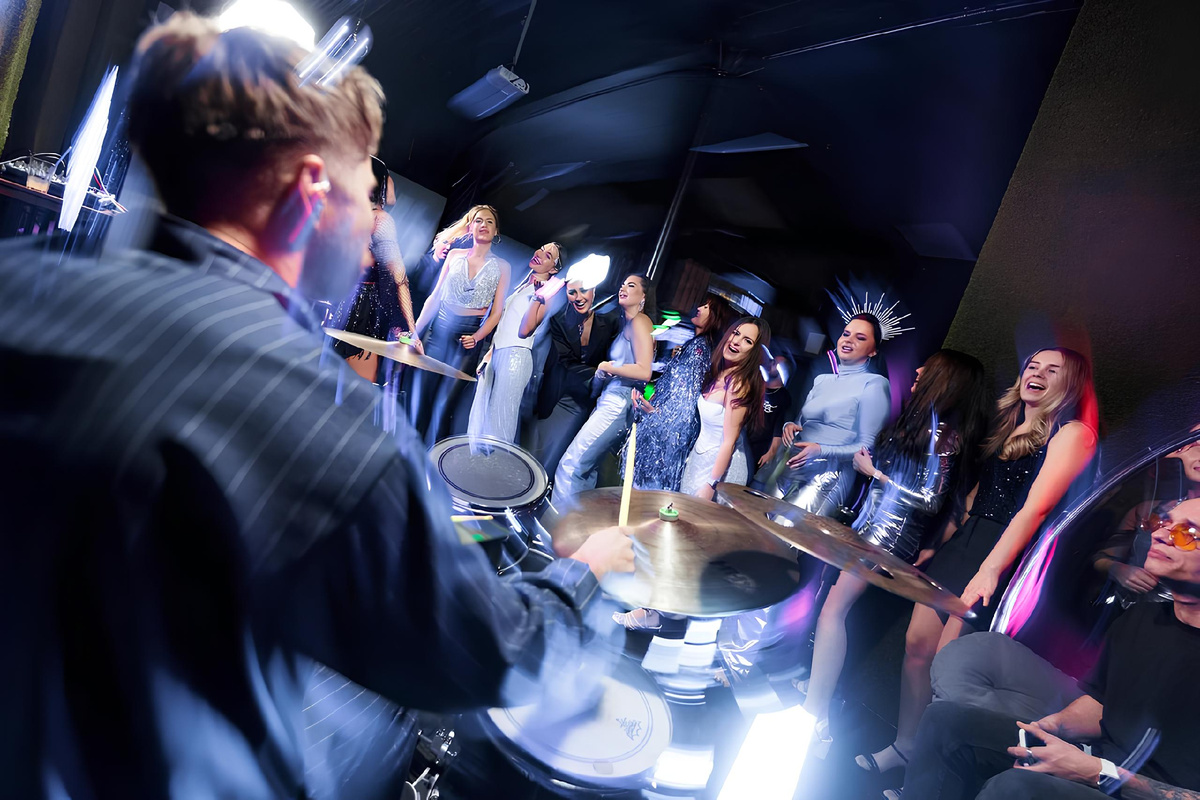 Барабанное шоу "Дам Ушам"