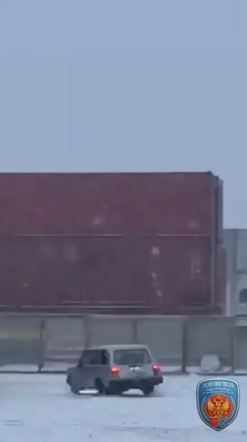    Фото: скриншот видео пресс-службы Госавтоинспекции по Петербургу и Ленобласти