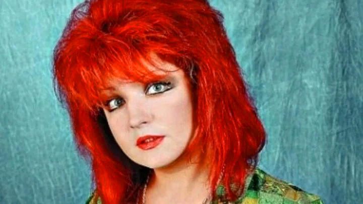 На счету Анастасии 9 браков и 8 разводов. Почему певица разлюбила дочь Анну