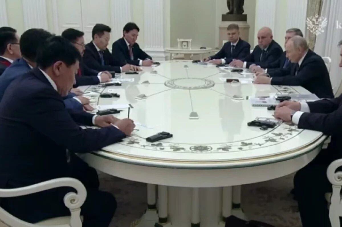    Путин провёл встречу с премьером Монголии в Кремле