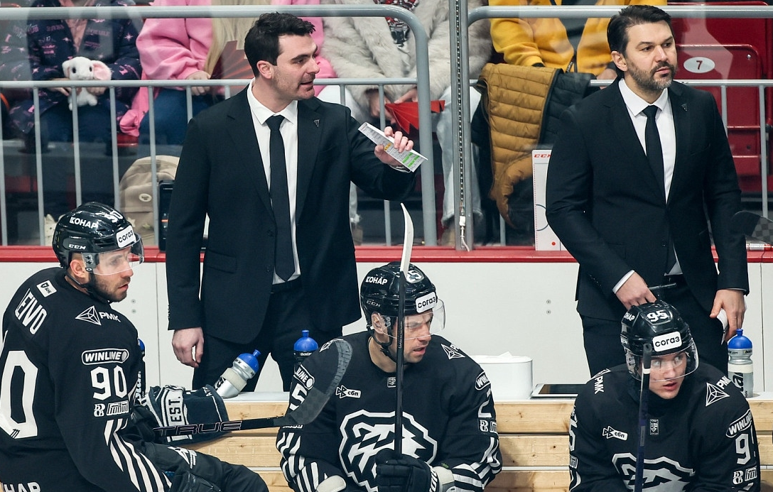 Рафаэль-Пьер Рише пока заменяет уволенного Бенуа Гру. Фото: ХК "Трактор"