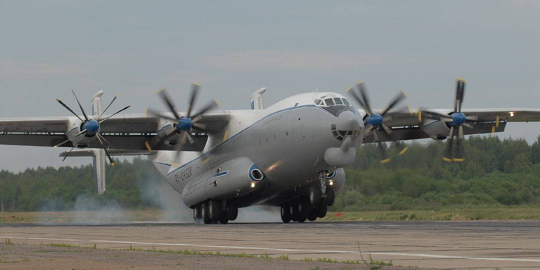 Самолёт-неудачник: крушение Ан-22 в Твери