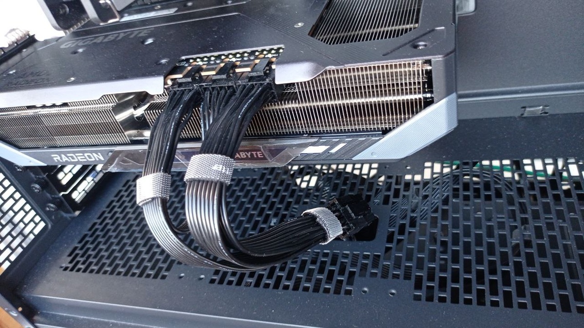 тут виден уголок в заглушке, она не прямяугольник с нюансом