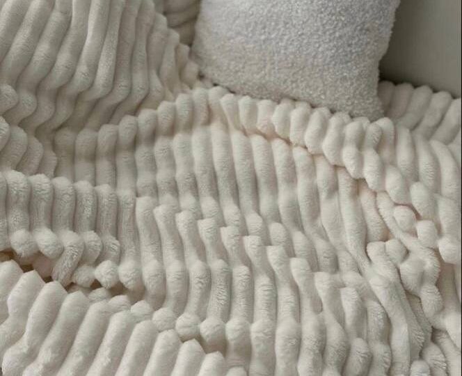 Чем отличается флис, велюр и велсофт? Простым языком о трёх популярных тканях🧸