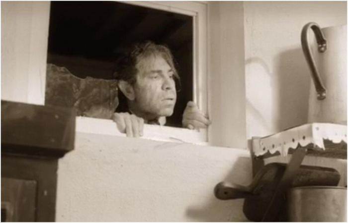 Не архитектурная прихоть: зачем строители добавляли окно между кухней и ванной