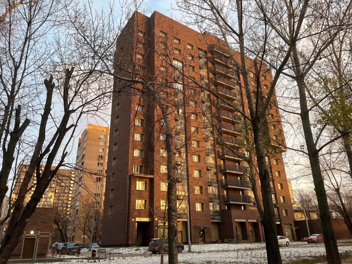 современный 14-ти этажный дом 2023 года постройки